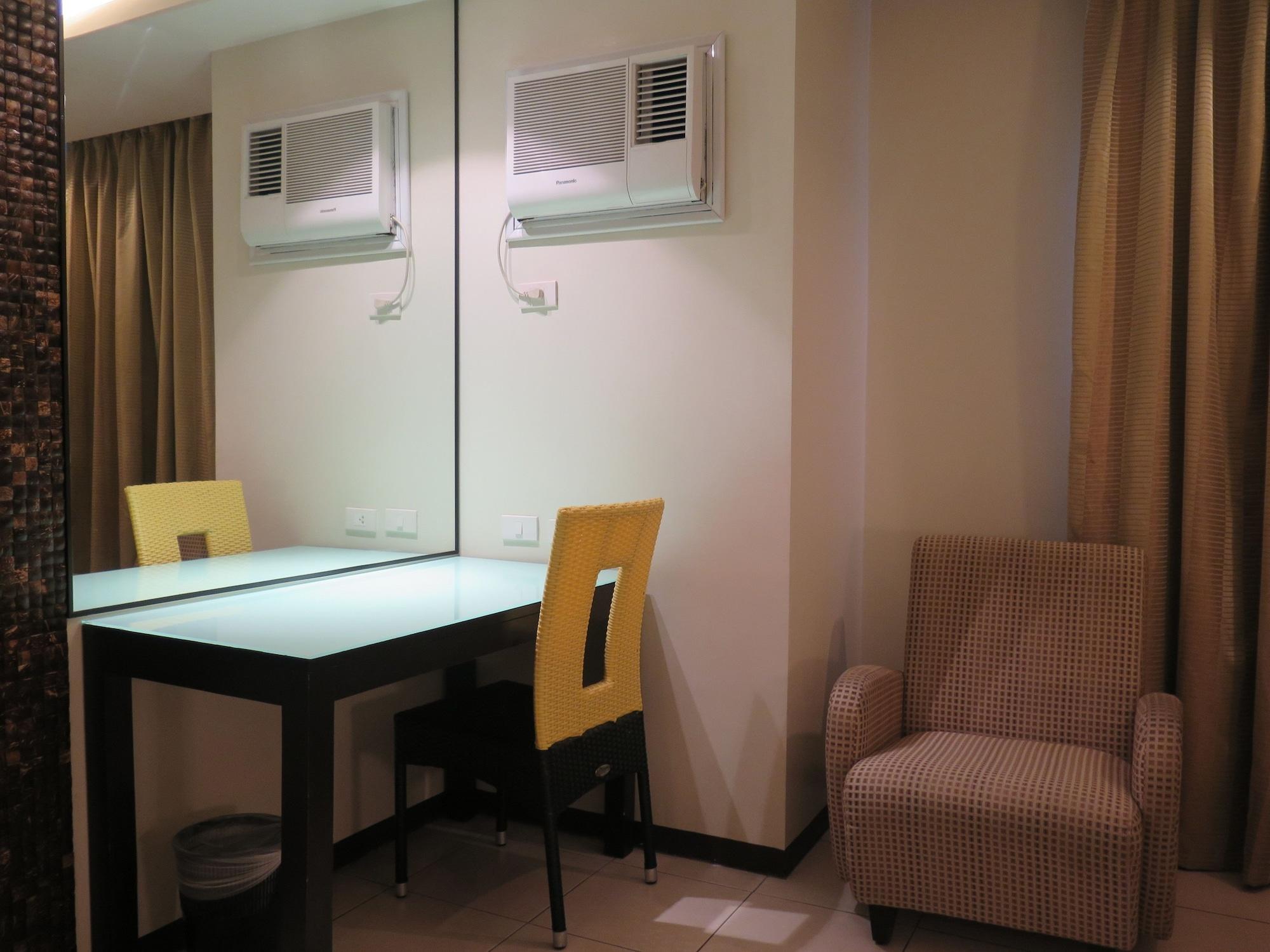 Circle Inn - Iloilo City Center Esterno foto