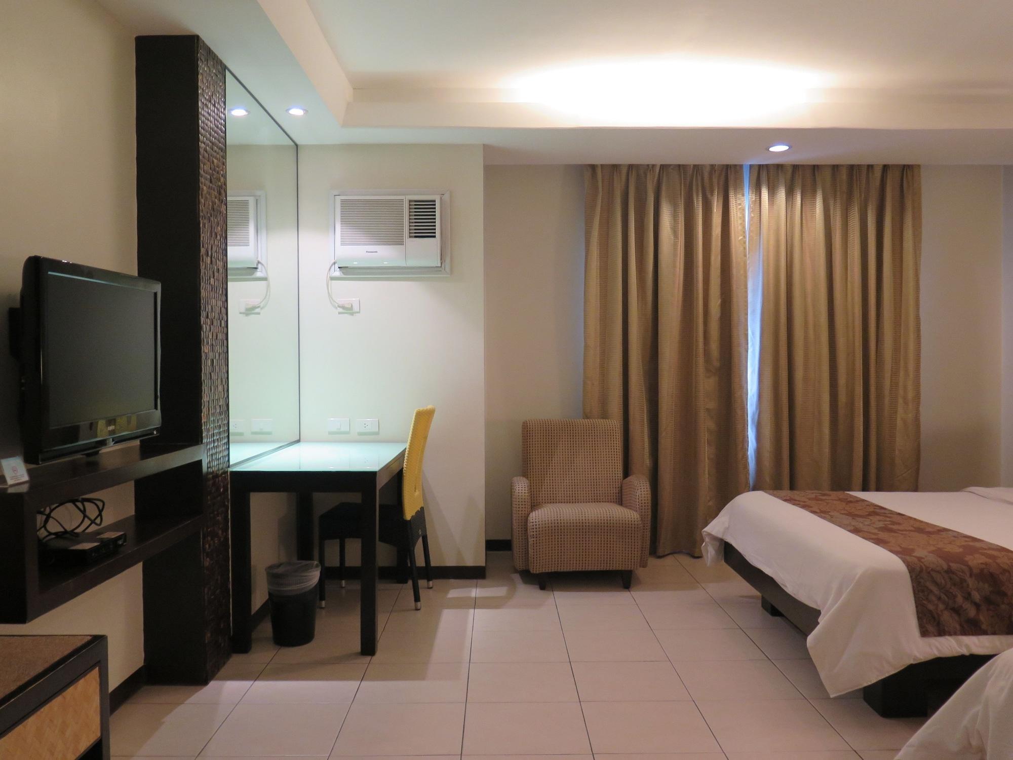 Circle Inn - Iloilo City Center Esterno foto