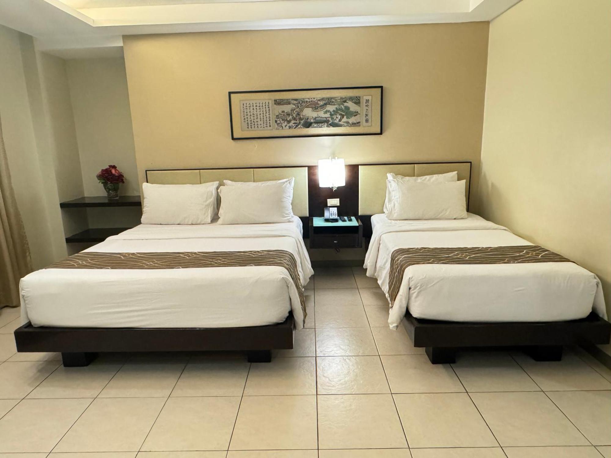 Circle Inn - Iloilo City Center Esterno foto